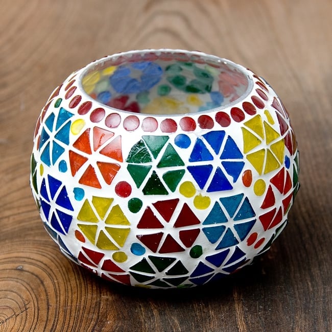 ホワイトモザイクキャンドルホルダー - 朝顔 4 - 明るい所で撮影しました。可愛らしいデザインですね。