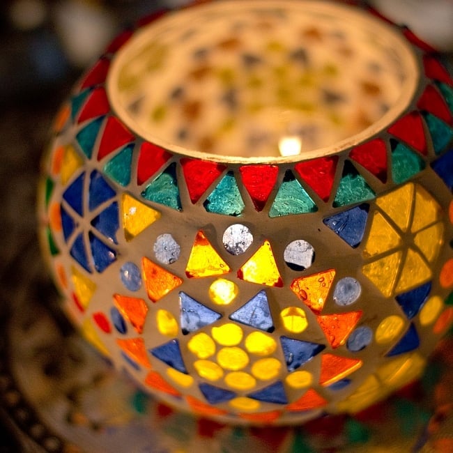ホワイトモザイクキャンドルホルダー - マンダラ 3 - いい感じの雰囲気です