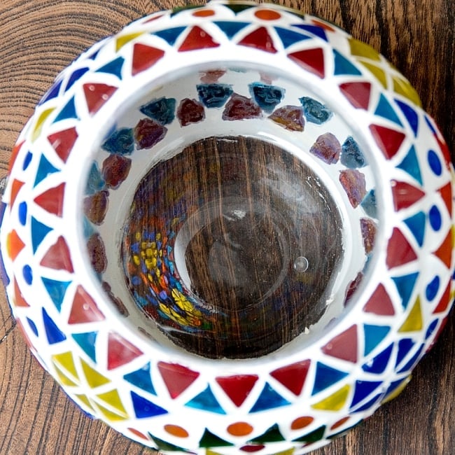 ホワイトモザイクキャンドルホルダー - マンダラ 6 - この中心にキャンドルを置くことができるようになっています