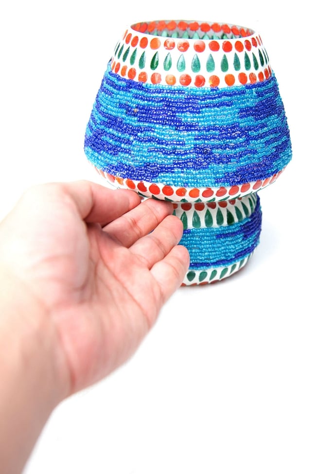 きのこ型ランプスタンド - Ｓサイズ〔直径：約14?〕 5 - 手とサイズを比較してみました。