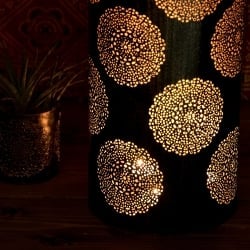 幾何学模様の透かし彫りが美しいマンダラランプ[縦長  高さ:39cm] - サブ2