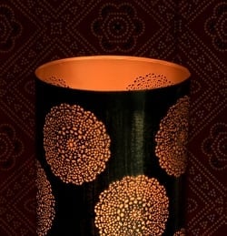 幾何学模様の透かし彫りが美しいマンダラランプ[縦長  高さ:39cm] - サブ3