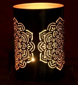 幾何学模様の透かし彫りが美しいマンダラランプ[円筒形 高さ:15cm] - サブ3