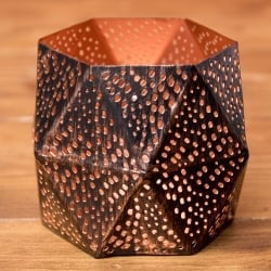 幾何学模様の透かし彫りが美しいマンダラランプ[六角形  高さ:8cm] - サブ4