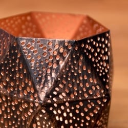 幾何学模様の透かし彫りが美しいマンダラランプ[六角形  高さ:8cm] - サブ5