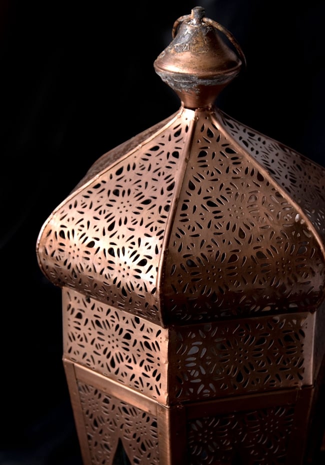 [インド品質]【42cm】モロッコスタイル　スタンド型LEDキャンドルランタン【ロウソク風LEDキャンドル付き】 2 - アップにしてみました