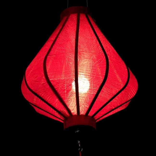 ベトナム伝統のホイアン・ランタン(提灯) - ダイヤ型（小） 5 - 点灯してみました。エスニックなムードたっぷりです。