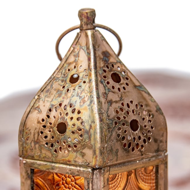 モロッコスタイルの透かし彫りLEDキャンドルランタン〔ロウソク風LEDキャンドル付き〕 -  約11×6cm 5 - モロッコランプ特有の美しい切り抜き細工。
