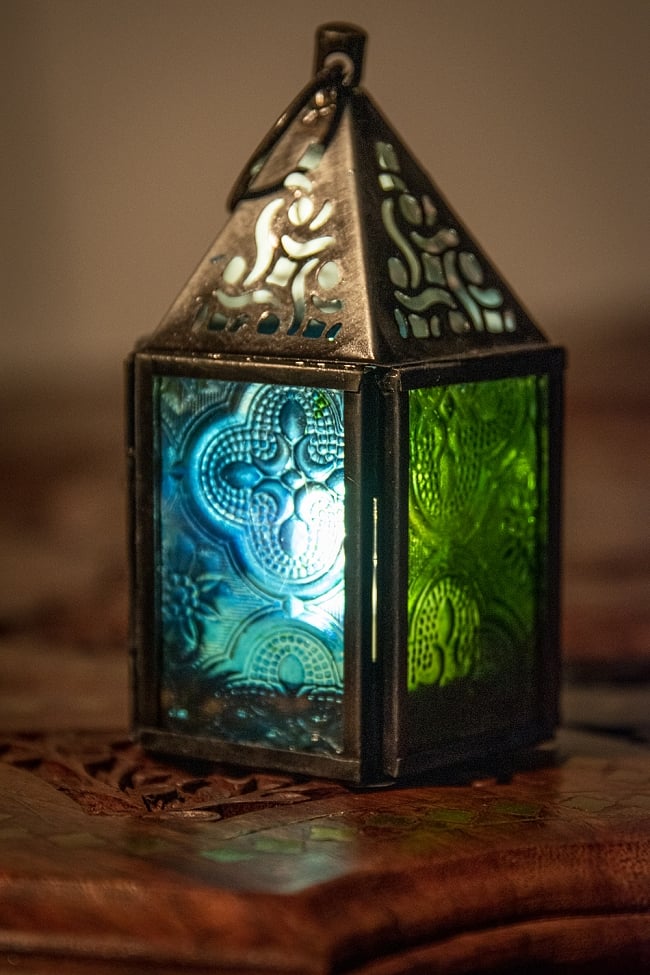 モロッコスタイルの透かし彫りLEDキャンドルランタン【ロウソク風LEDキャンドル付き】 約10.5×6cm 2 - 全体写真です