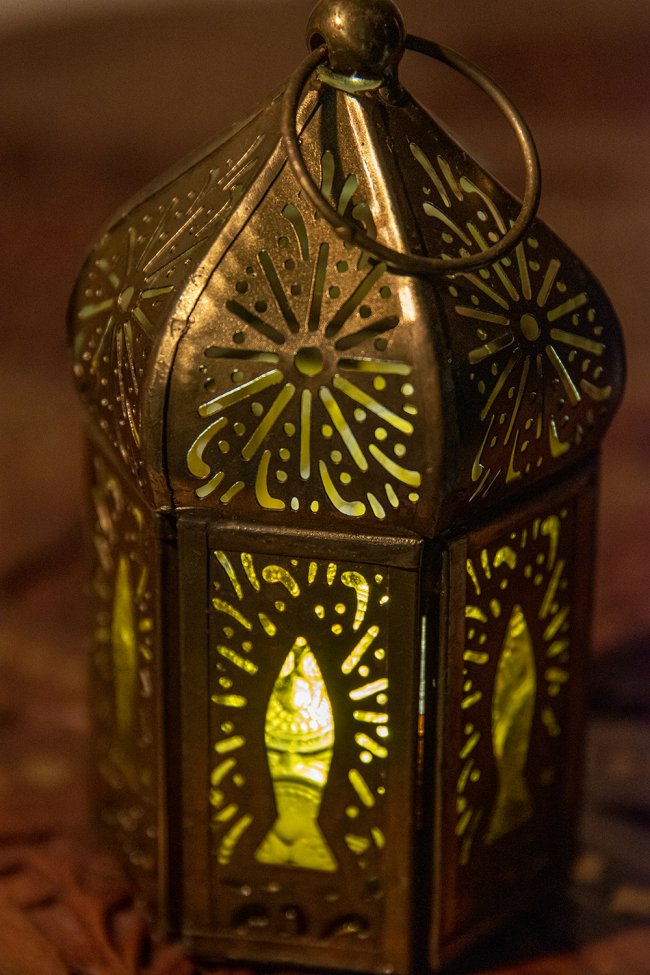 モロッコスタイルの透かし彫りLEDキャンドルランタン【ロウソク風LEDキャンドル付き】 - 【イエローグリーン】約12.5×6.5cm 2 - 全体写真です