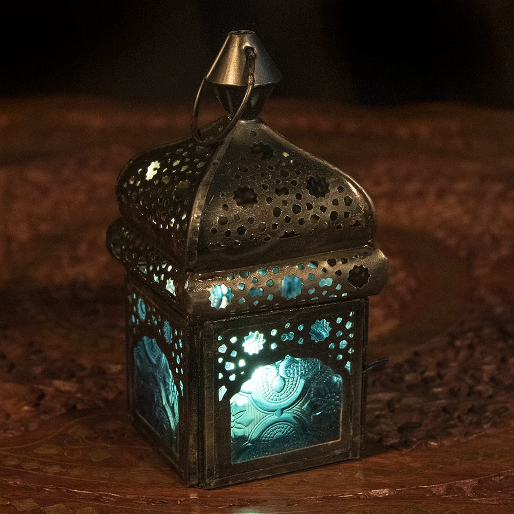 モロッコスタイルの透かし彫りLEDキャンドルランタン〔ロウソク風LEDキャンドル付き〕 〔ブルー〕約13.5×6cm の通販 