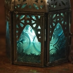 モロッコスタイルの透かし彫りLEDキャンドルランタン〔ロウソク風LEDキャンドル付き〕 - 〔ブルー〕約14×6.5cm - サブ2