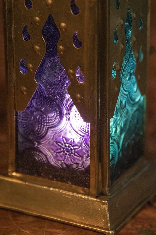 モロッコスタイルの透かし彫りLEDキャンドルランタン〔ロウソク風LEDキャンドル付き〕 - 〔ブルー＆パープル〕約26×8cm 2 - 全体写真です