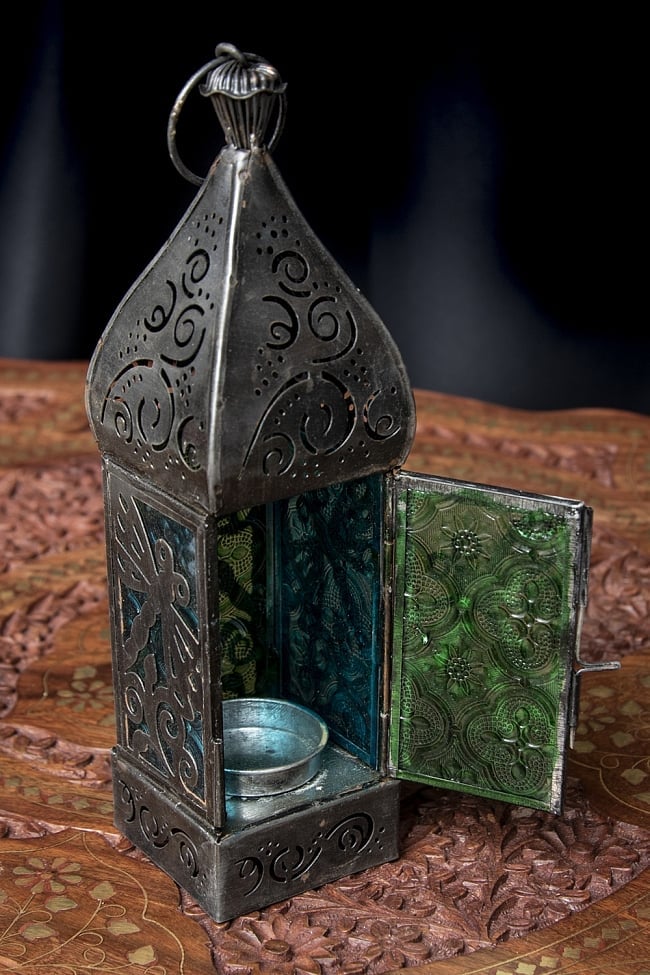 モロッコスタイルの透かし彫りLEDキャンドルランタン〔ロウソク風LEDキャンドル付き〕 - 〔ブルー＆グリーン〕約22.5×6cm 8 - この状態でLEDキャンドルを入れます