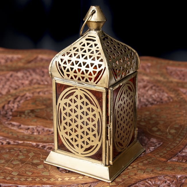 モロッコスタイルの透かし彫りLEDキャンドルランタン〔ロウソク風LEDキャンドル付き〕 - 〔オレンジ〕約18×9.5cm 3 - 明るい部屋で見てみました。キャンドルを灯していなくても可愛いですね！