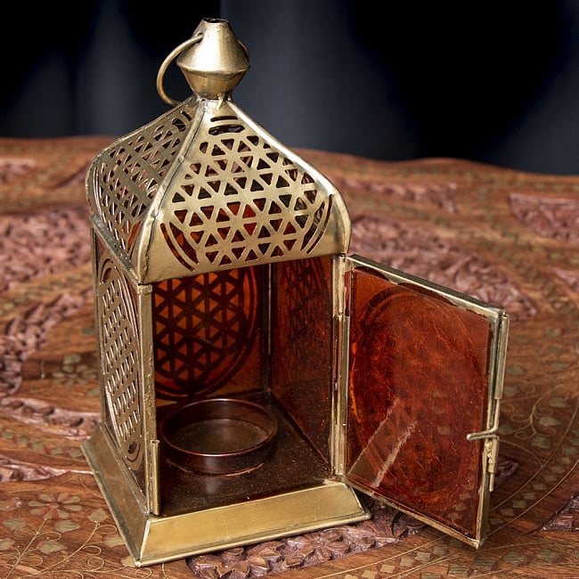 モロッコスタイルの透かし彫りLEDキャンドルランタン〔ロウソク風LEDキャンドル付き〕 - 〔オレンジ〕約18×9.5cm 8 - この状態でLEDキャンドルを入れます