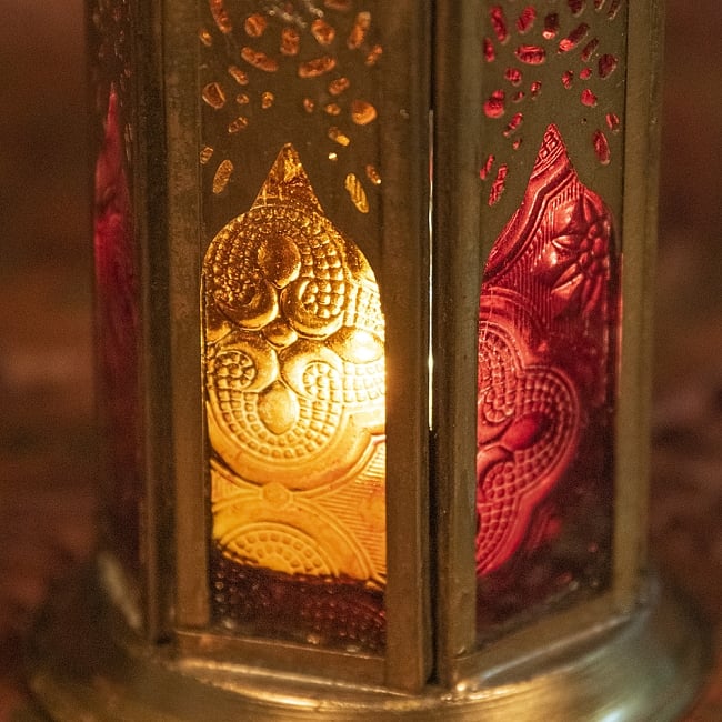 モロッコスタイルの透かし彫りLEDキャンドルランタン〔ロウソク風LEDキャンドル付き〕 - 〔レッド〕約18.5×8cm 2 - 全体写真です