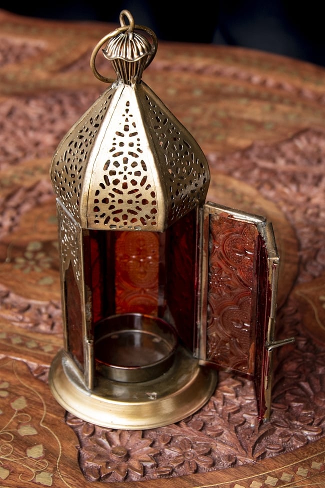 モロッコスタイルの透かし彫りLEDキャンドルランタン〔ロウソク風LEDキャンドル付き〕 - 〔レッド〕約18.5×8cm 8 - この状態でLEDキャンドルを入れます