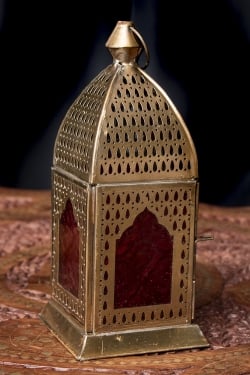 モロッコスタイルの透かし彫りLEDキャンドルランタン〔ロウソク風LEDキャンドル付き〕 - 〔レッド〕約21.5×13cm - サブ3