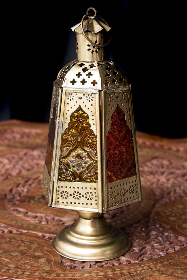 モロッコスタイルの透かし彫りLEDキャンドルランタン〔ロウソク風LEDキャンドル付き〕 - 〔オレンジ〕約23×10cm 3 - 明るい部屋で見てみました。キャンドルを灯していなくても可愛いですね！