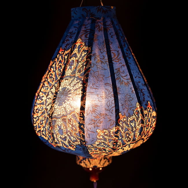 華やかな柄入り　ベトナム伝統のホイアン・ランタン〔提灯〕 - ティアドロップ〔マンダラ模様〕 3 - 幻想的な趣がありますね。
