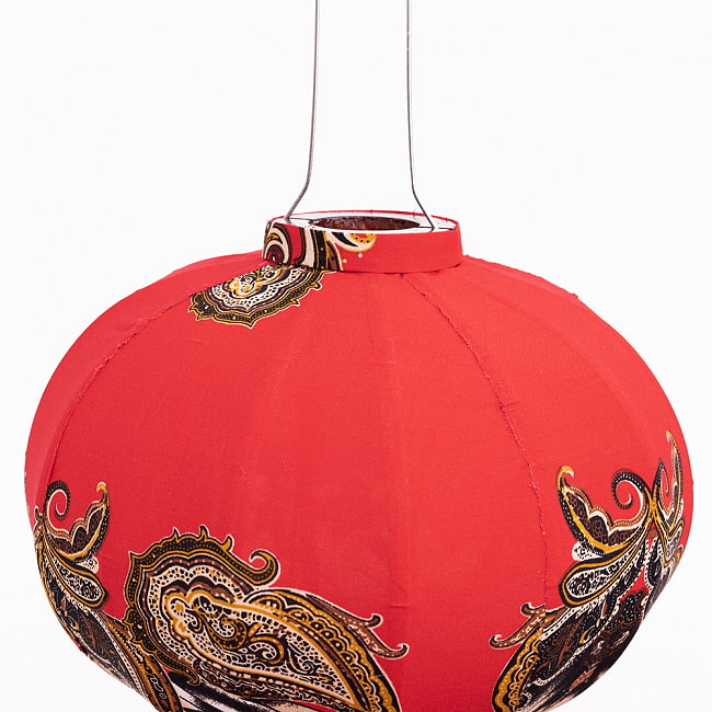 華やかな柄入り　ベトナム伝統のホイアン・ランタン(提灯) - 丸型〔ペイズリー模様〕 9 - 拡大写真です