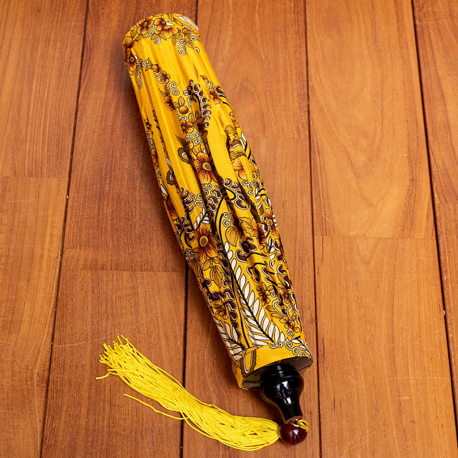 華やかな柄入り　ベトナム伝統のホイアン・ランタン〔提灯〕 - ダイヤ型〔アラベスク模様〕 12 - 折りたためるので、コンパクトにしまっておけます。