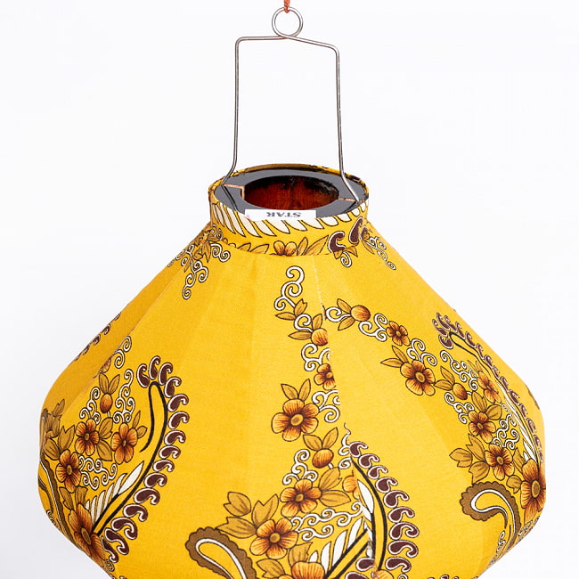 華やかな柄入り　ベトナム伝統のホイアン・ランタン〔提灯〕 - ダイヤ型〔アラベスク模様〕 9 - 上部の写真です