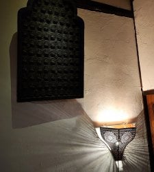 モロカンスタイルの壁掛け透し彫りランプ コーンタイプ - ブラック【限定入荷・再入荷なし】