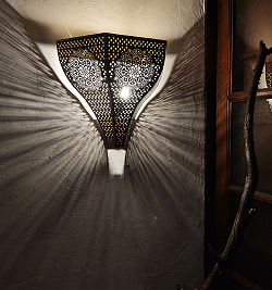 モロカンスタイルの壁掛け透し彫りランプ コーンタイプ - ブラス　アンティック【限定入荷・再入荷なし】 - サブ3