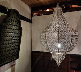 しずく型 モロカンスタイルのホワイトペンダントランプ - ニッケルアンティック【高さ：62cm 特大・限定入荷・再入荷なし】(ID-LAMP-445)