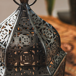 モロッコスタイル　キャンドルランタン 吊り下げ／スタンド兼用【ロウソク風LEDキャンドル付き】 高さ：20cm 幅：12.5cm程度 - サブ4