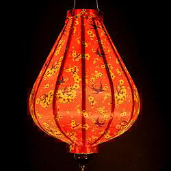 華やかな柄入り　ベトナム伝統のホイアン・ランタン〔提灯〕 - ティアドロップ〔燕と黄梅模様〕 - サブ3