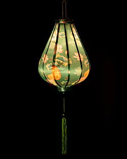 華やかな柄入り　ベトナム伝統のホイアン・ランタン〔提灯〕 - ティアドロップ型〔ロータス模様緑〕 - サブ2