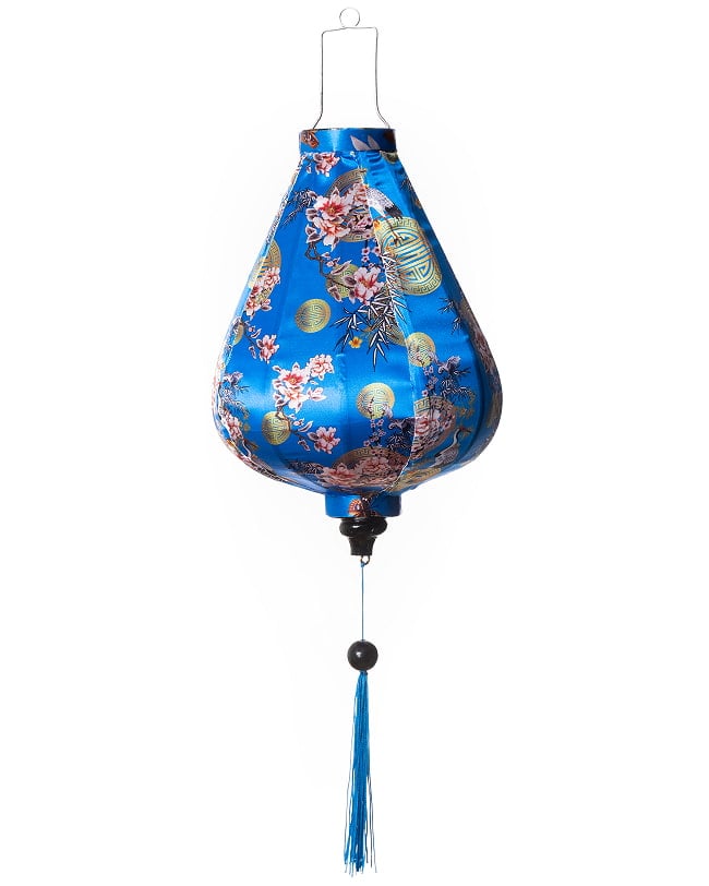 華やかな柄入り ベトナム伝統のホイアン・ランタン〔提灯〕 - ほおずき型〔鶴と牡丹吉祥模様青〕 7 - 明るい場所での写真です