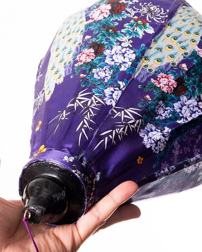 華やかな柄入り ベトナム伝統のホイアン・ランタン〔提灯〕 - ティアドロップ〔孔雀と牡丹吉祥模様紫〕 11 - とても良い雰囲気ですね