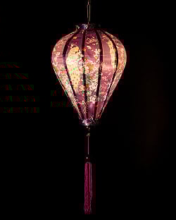 華やかな柄入り　ベトナム伝統のホイアン・ランタン〔提灯〕 - ティアドロップ〔孔雀と牡丹吉祥模様紫〕 - サブ2