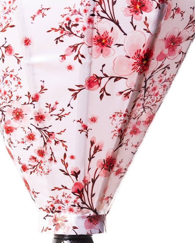 華やかな柄入り ベトナム伝統のホイアン・ランタン〔提灯〕 - ティアドロップ〔梅の花模様白〕 10 - 生地の拡大写真です