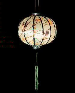 華やかな柄入り　ベトナム伝統のホイアン・ランタン(提灯) - 丸型〔鶴と牡丹吉祥模様緑〕 - サブ2