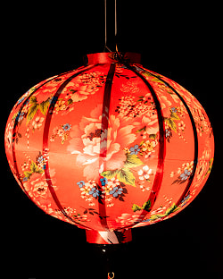 華やかな柄入り　ベトナム伝統のホイアン・ランタン(提灯) - 丸型〔牡丹模様赤〕 - サブ3