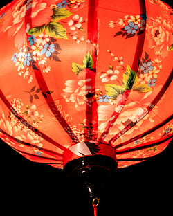 華やかな柄入り　ベトナム伝統のホイアン・ランタン(提灯) - 丸型〔牡丹模様赤〕 - サブ5