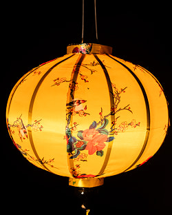 華やかな柄入り　ベトナム伝統のホイアン・ランタン(提灯) - 丸型〔椿模様黄色〕 - サブ3