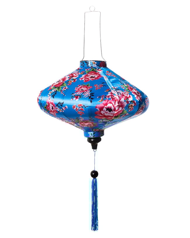 華やかな柄入り ベトナム伝統のホイアン・ランタン(提灯) - 薄ひし形〔牡丹模様青〕 7 - 明るい場所での写真です