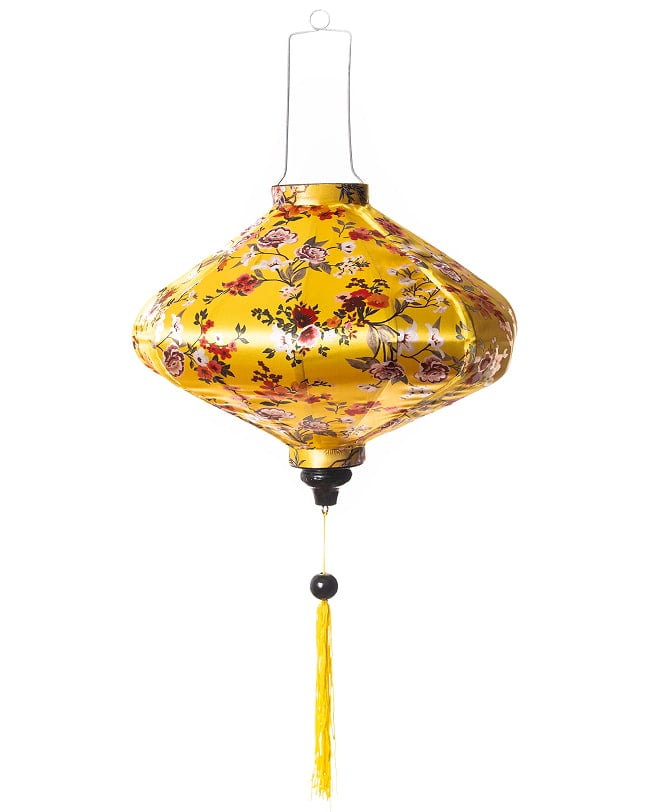 華やかな柄入り ベトナム伝統のホイアン・ランタン(提灯) - 薄ひし形〔牡丹模様黄色〕 7 - 明るい場所での写真です