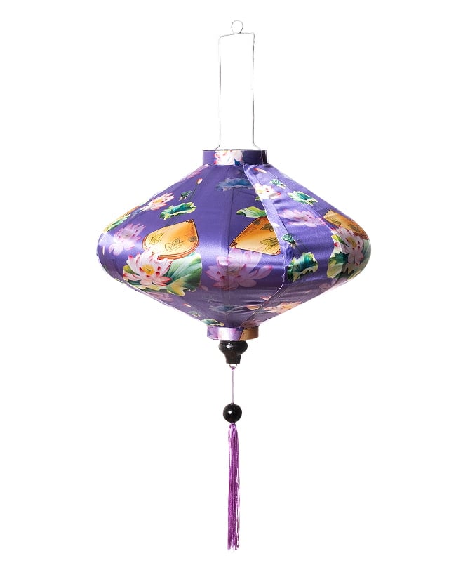 華やかな柄入り ベトナム伝統のホイアン・ランタン(提灯) - 薄ひし形〔睡蓮とノンラー模様紫〕 7 - 明るい場所での写真です