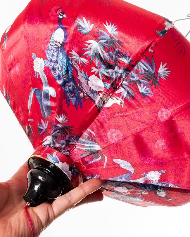 華やかな柄入り ベトナム伝統のホイアン・ランタン(提灯) - 薄ひし形〔花鳥模様赤〕 11 - とても良い雰囲気ですね