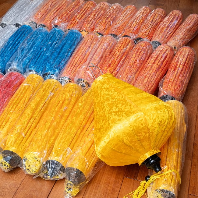 〔訳あり・イベント　業務用〕ホイアンランタン　大サイズランダム　37個セット 3 - 一つ試しにくみたてた例です