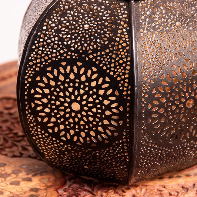 かぼちゃ形モロカンスタイルのペンダントランプ 高さ32cm 4 - 細かに作られています。