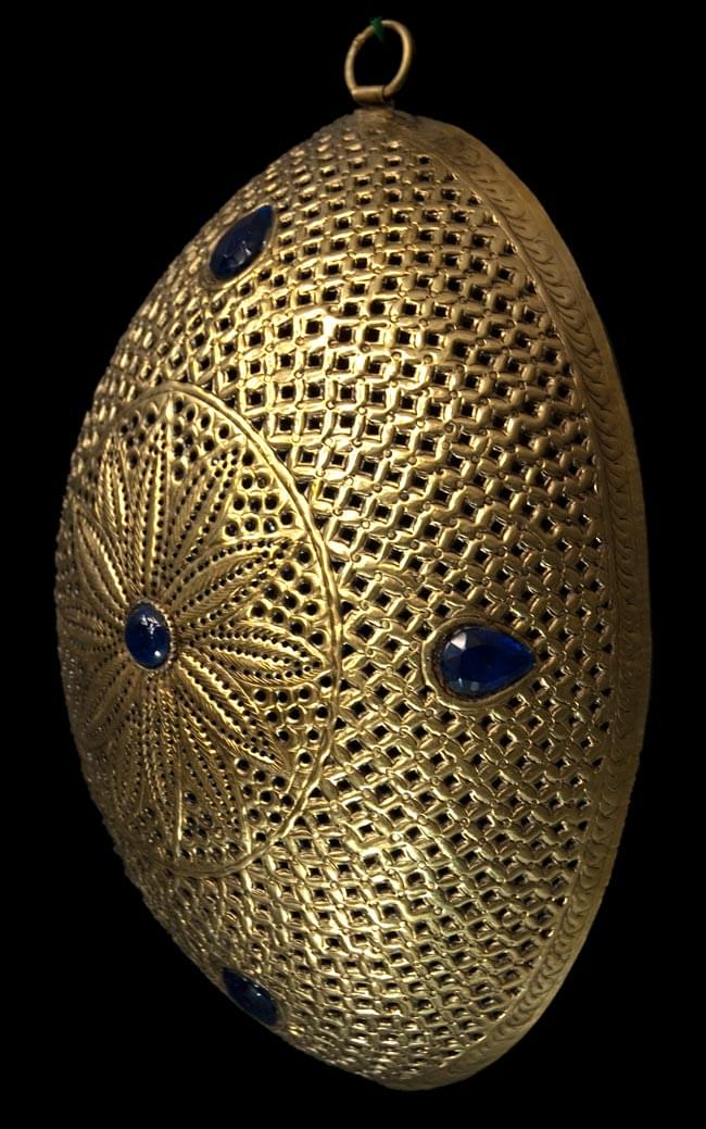 壁掛 - 卵型ハーレムランプ【33cm】の商品写真 3枚目 明るいところで見るとこんな感じです。金色が美しいです