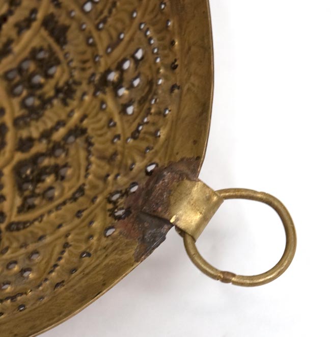 壁掛 - 卵型ハーレムランプ【33cm】の商品写真 5枚目 壁に固定するところ。釘やネジで留めることが出来ます